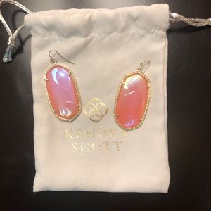Kendra Scott Peach Iridescent Danielle Earrings!